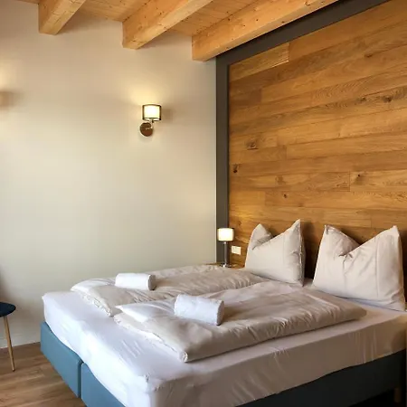 Hs - Rockhaus 3* פרוגרן